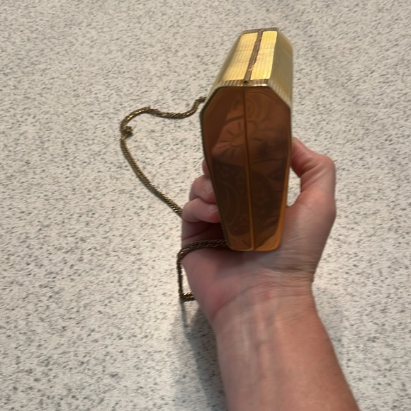 Vtg. Gold hard box purse with chain - Picture 2 of 12